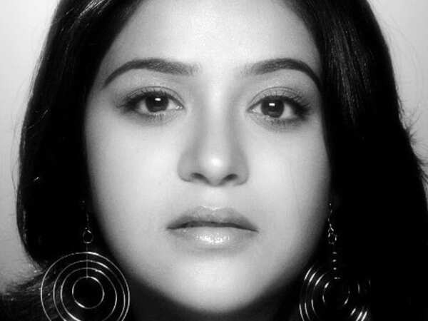 Neha Shitole Pictures