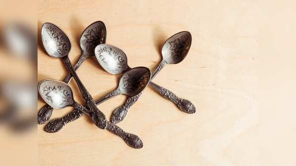 Eating with silver cutlery