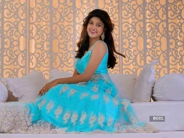 Oviya Helen Stills