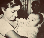 Lata Mangeshkar carries baby Rishi Kapoor in her arms