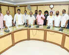Karnataka Agriculture minister BC Patil helps KFCC members