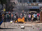 Lockdown: Migrant workers clash with police in Gujarat