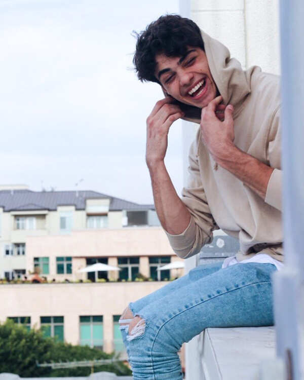 Noah Centineo Stills