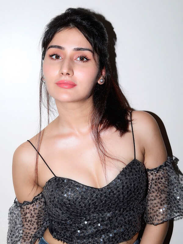 Monica Sharma Wallpapers