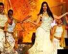 World Cup 2011: B'wood performs