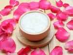 Yoghurt and rosewater mask
