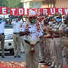 Article image for: Bengaluru: Traffic cop tests negative after days of treatment for Covid-19, gets rousing welcome