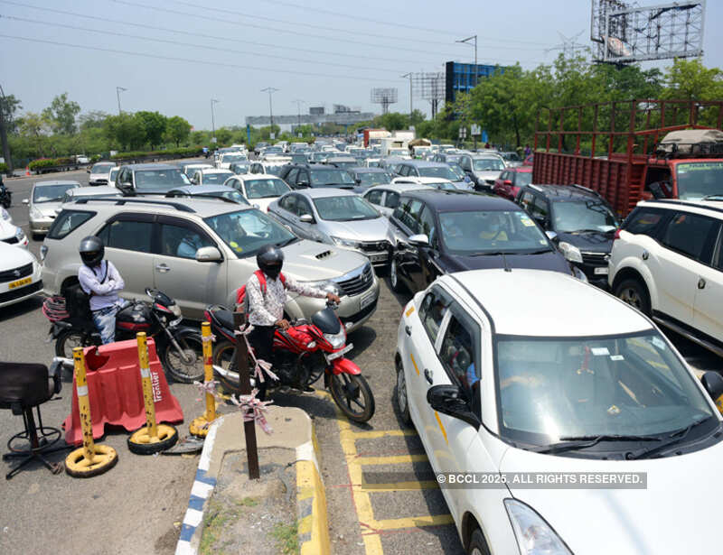 Lockdown: Delhi seals its borders with neighbouring states