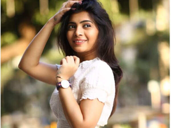Ruchira Jadhav Wallpapers
