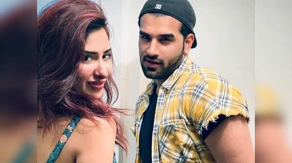 Paras Chhabra and Mahira Sharma