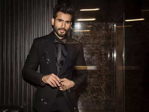 Karan Tacker Photos