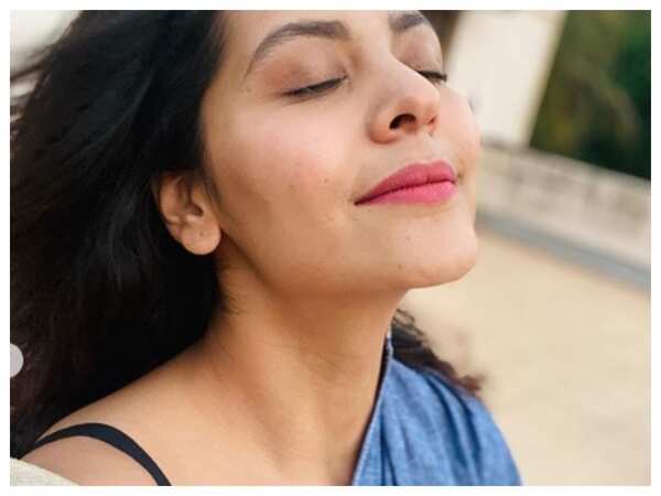 Anuja Sathe Pictures