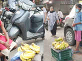 COVID-19: Schoolkids turn fruit sellers for food