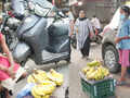 COVID-19: Schoolkids turn fruit sellers for food