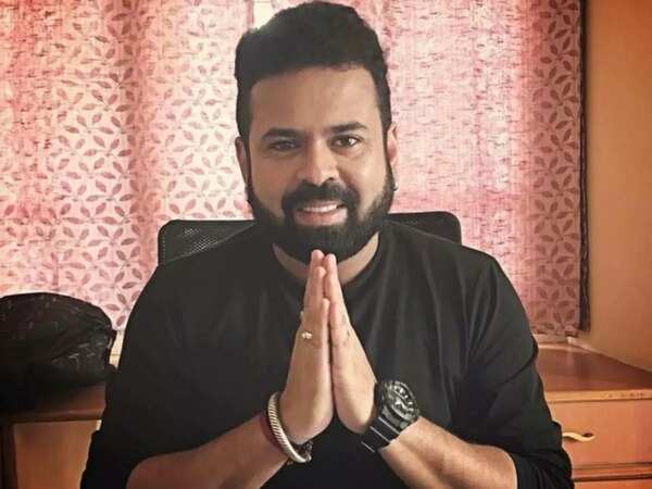 Santhosh Ananddram Photos