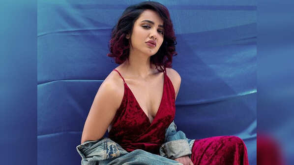 Apart from being a talented actress, Tejaswi is also known for her dancing skills
