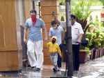 Saif, Taimur step out to enjoy Mumbai rains