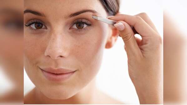 5 simple ways to keep your eyebrows groomed at home