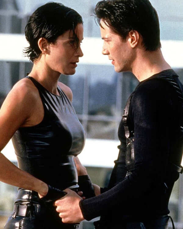 Carrie Anne Moss Photos