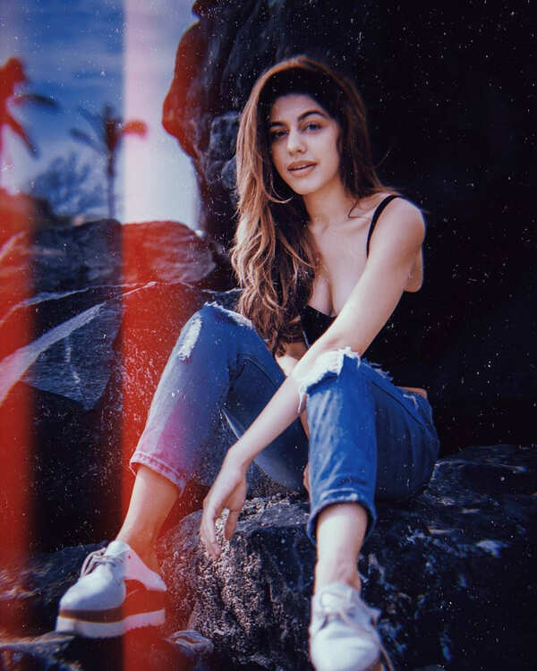 Aalia Furniturewalla