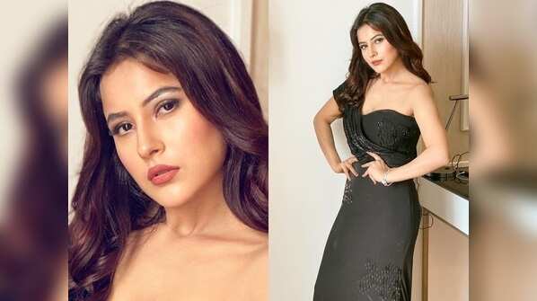 Glam in black gown