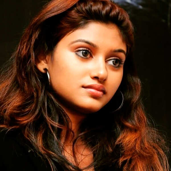Oviya Helen