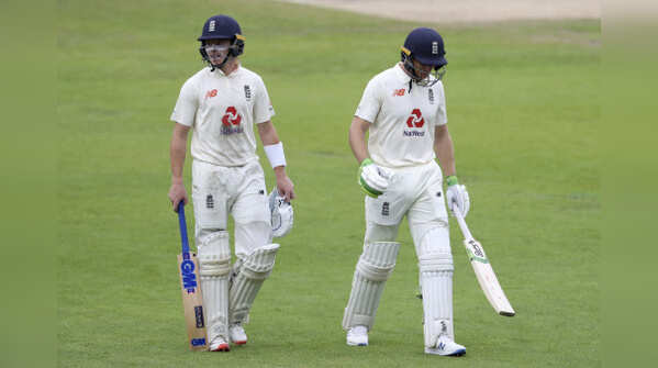 Pope,Buttler add crucial 136 runs to lead England's fightback