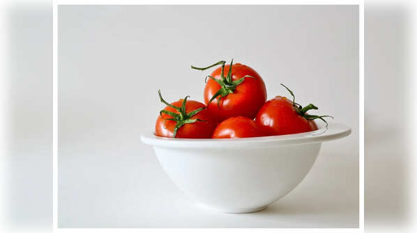Here are a few easy tips to include tomatoes in your meals.