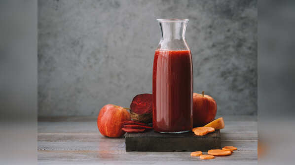 Apple, Beetroot and carrot detox drink