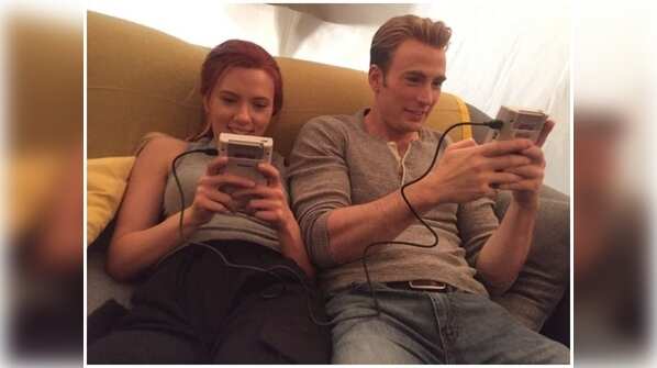 Chris Evans and Scarlett Johansson