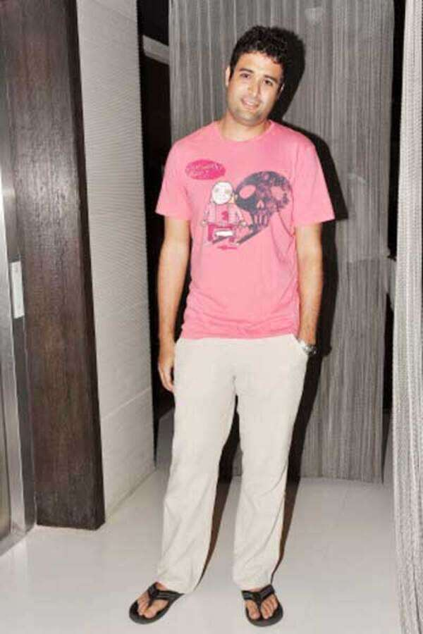 Danish Aslam Photos