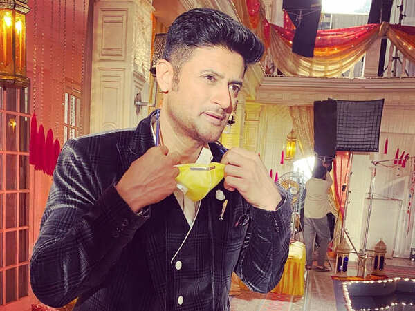 Manav Gohil Images