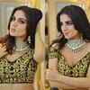 Making lehenga choli look sensuous