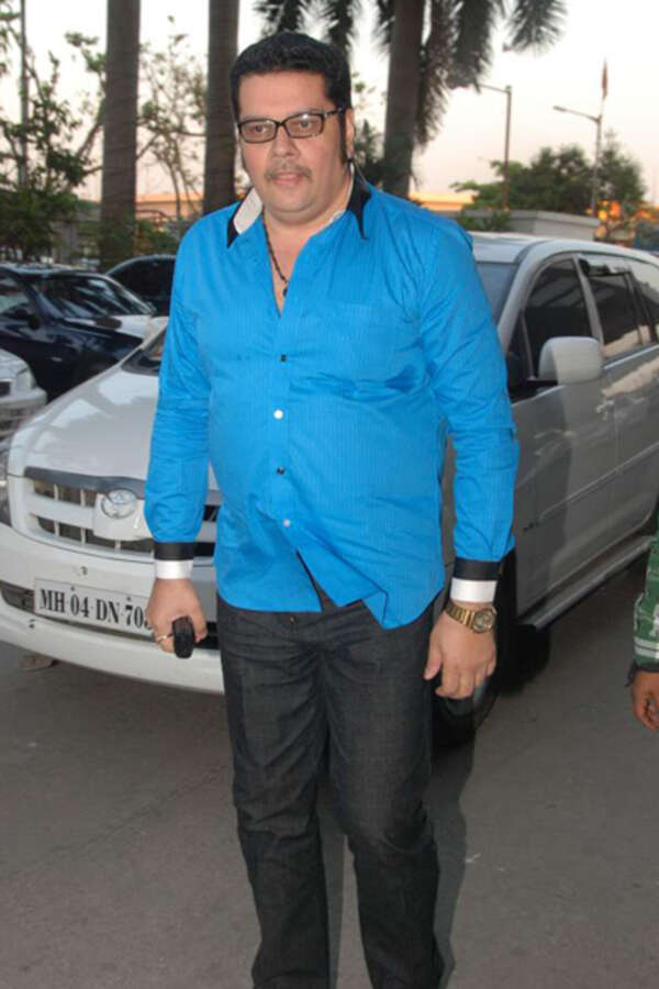 Navin Nischol Stills