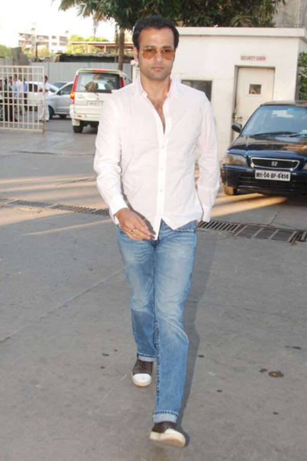 Navin Nischol Pictures