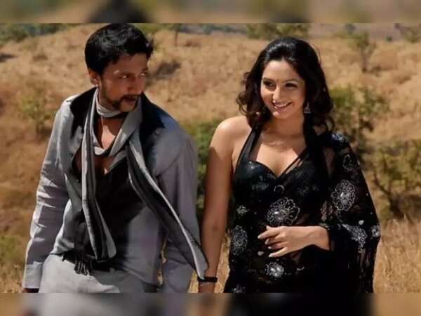 Veera Stills