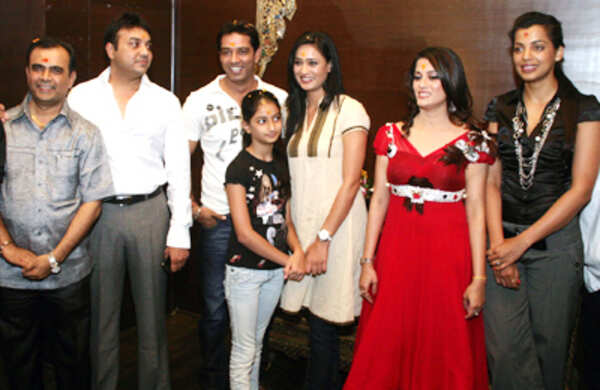 Jeevaa Photos