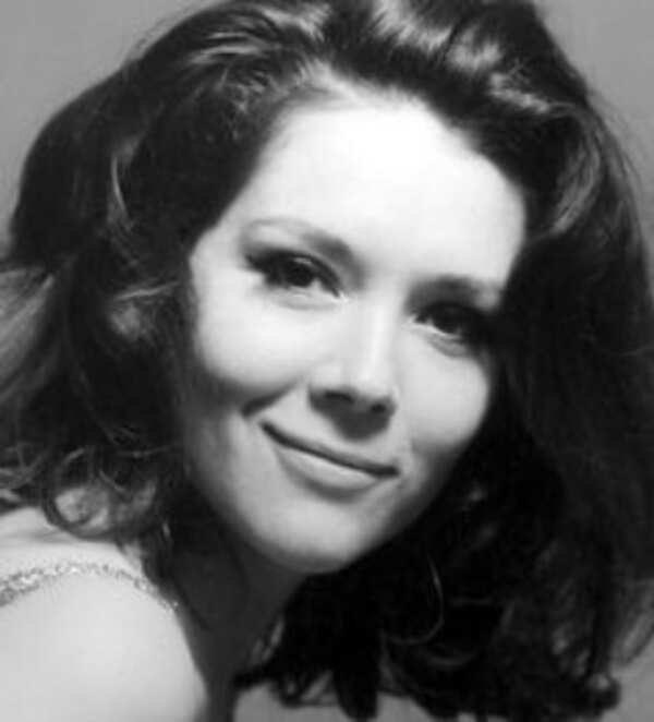 Diana Rigg Wallpapers
