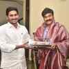 Article image for: Trending photos of <i class="tbold">Chiranjeevi</i> on TOI today