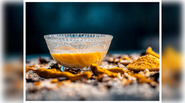 Gargling with turmeric & salt