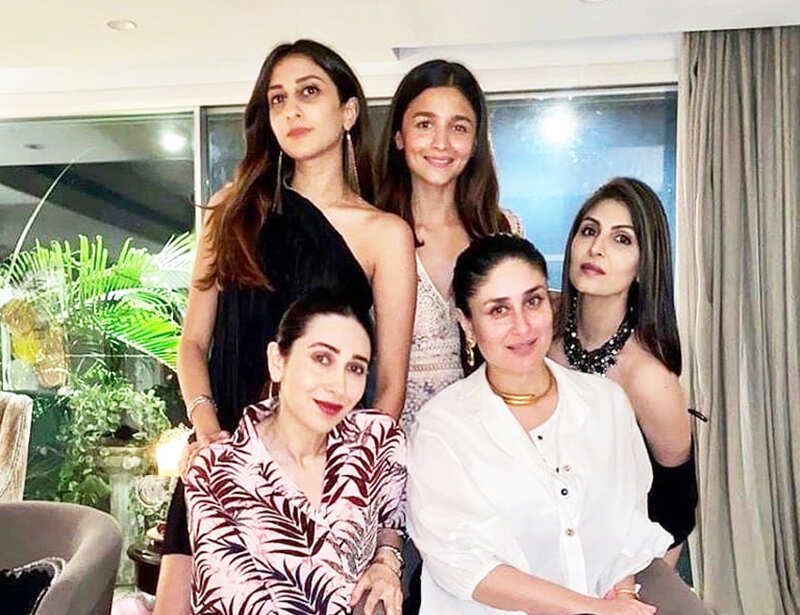 Bebo, Ranbir Kapoor & Alia Bhatt celebrate Riddhima Kapoor's birthday