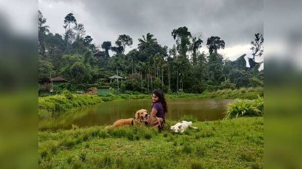 Rashmi's vacation with her 'paw' buddies and hubby
