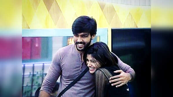 Oviya-Arav’s controversial 'medicinal kiss'