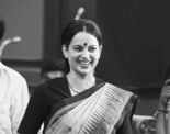Kangana Ranaut unveils her look in upcoming biopic 'Thalaivi'
