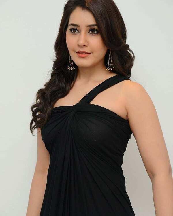 Rashi Khanna Wallpapers