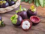​Mangustaan (Mangosteen)