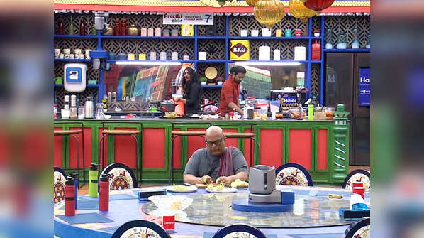 Aari's message on food wastage