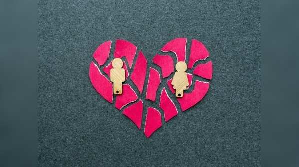 7 text messages to send your ex who has not stopped chasing you