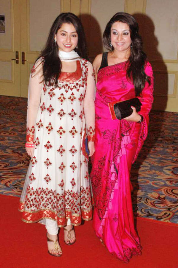 Benaf Dadachandji Stills
