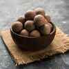 Article image for: Gur Makhana <i class="tbold">laddu</i>
